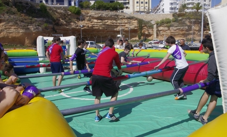 Futbolín humano